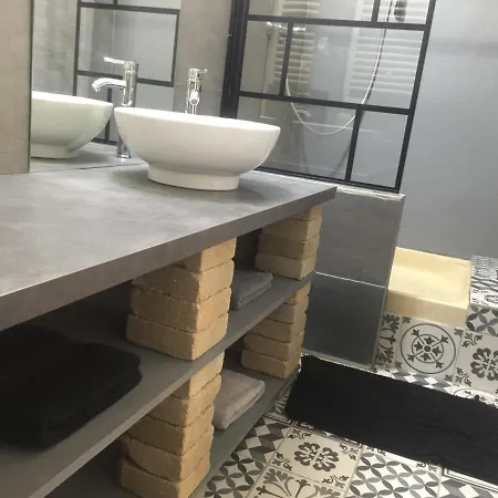 Logement Sur Pte Cour, Rez De Chaussee, Wifi, Clim Vedène Exterior foto