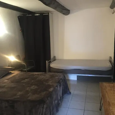Logement Sur Pte Cour, Rez De Chaussee, Wifi, Clim Vedène Exterior foto