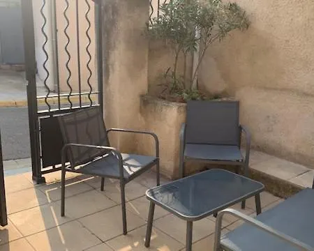 Logement Sur Pte Cour, Rez De Chaussee, Wifi, Clim Vedène Exterior foto