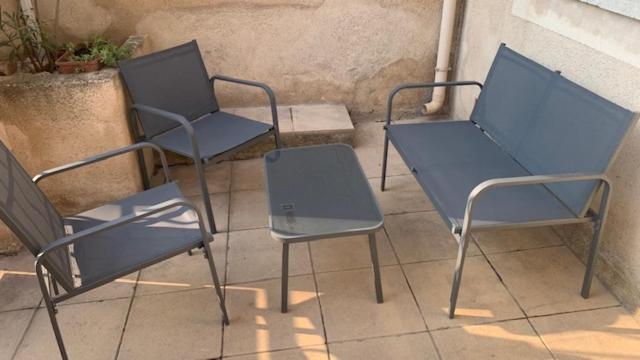Apartment Sur Pte Cour, Rez De Chaussee, Wifi, Clim