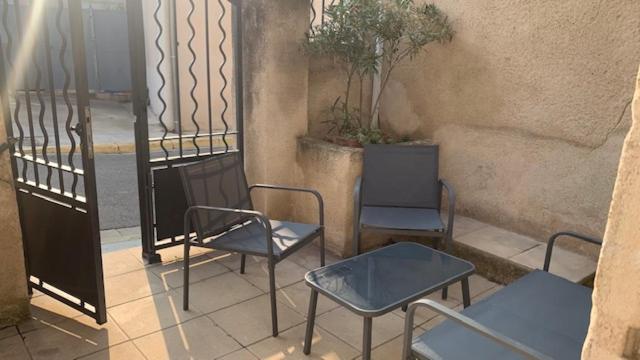 Sur Cour, Rez De Chaussée Appartamento Vedène