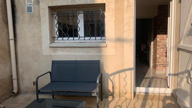 Sur Pte Cour, Rez De Chaussee, Wifi, Clim Vedène
