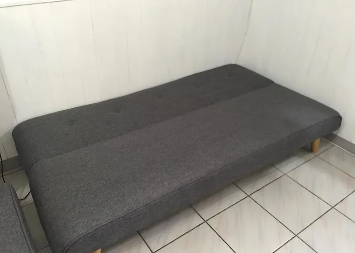 Logement Sur Pte Cour, Rez De Chaussee, Wifi, Clim