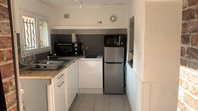Apartment Sur Pte Cour, Rez De Chaussee, Wifi, Clim Vedène